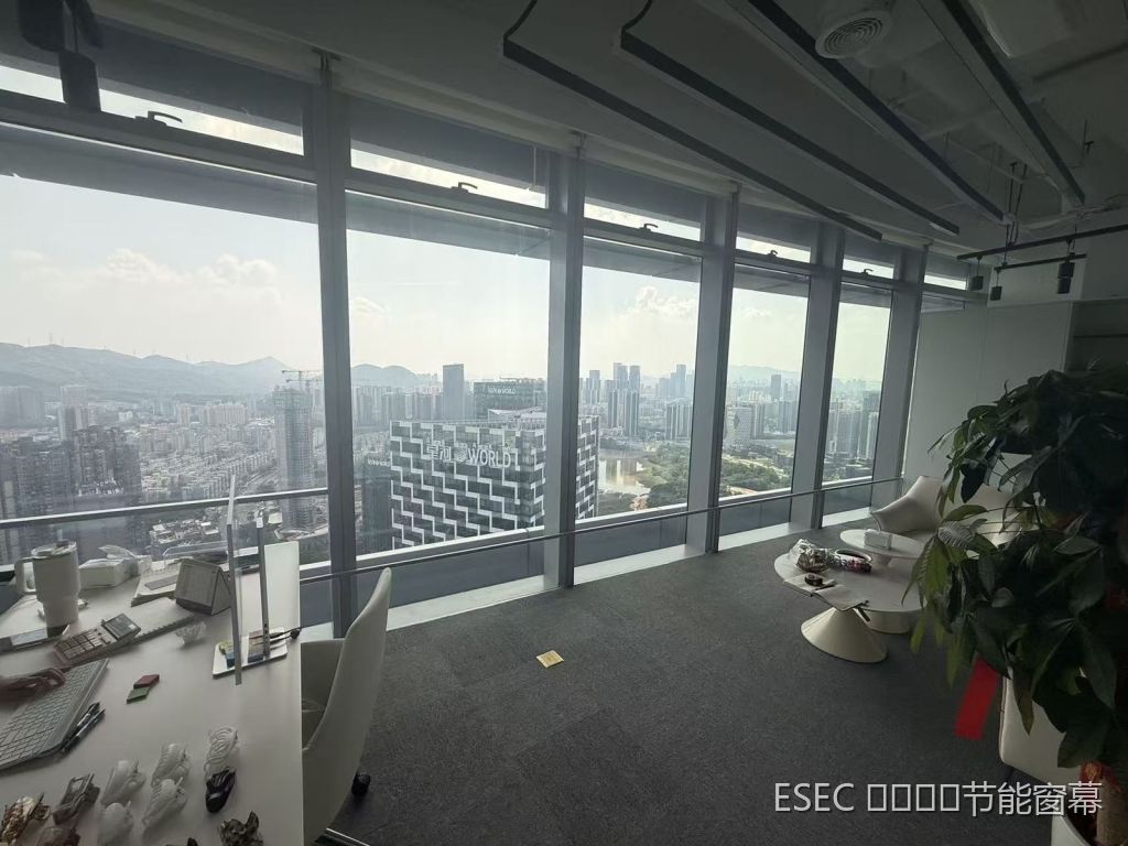 高层办公楼整面玻璃幕墙与城市景观(改造项目实景)