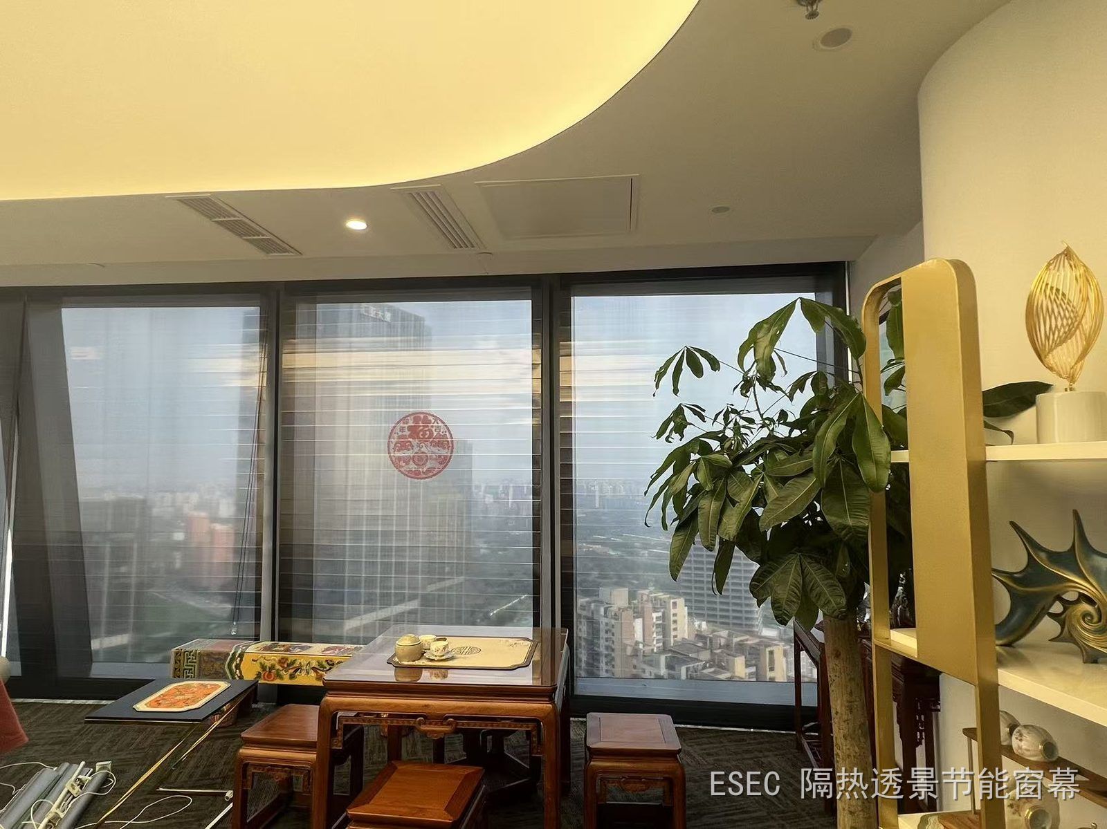丽泽SOHO高区茶室窗幕实拍:窗幕降下仍清晰透视CBD城市景观